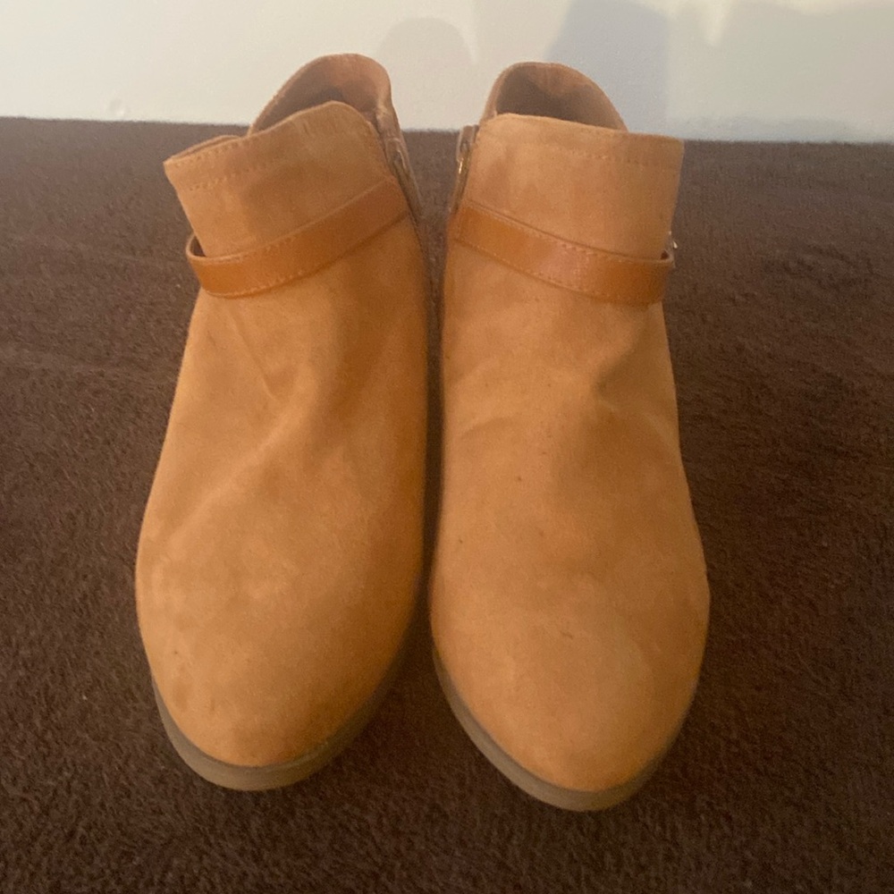 Old Navy women’s ankle boots